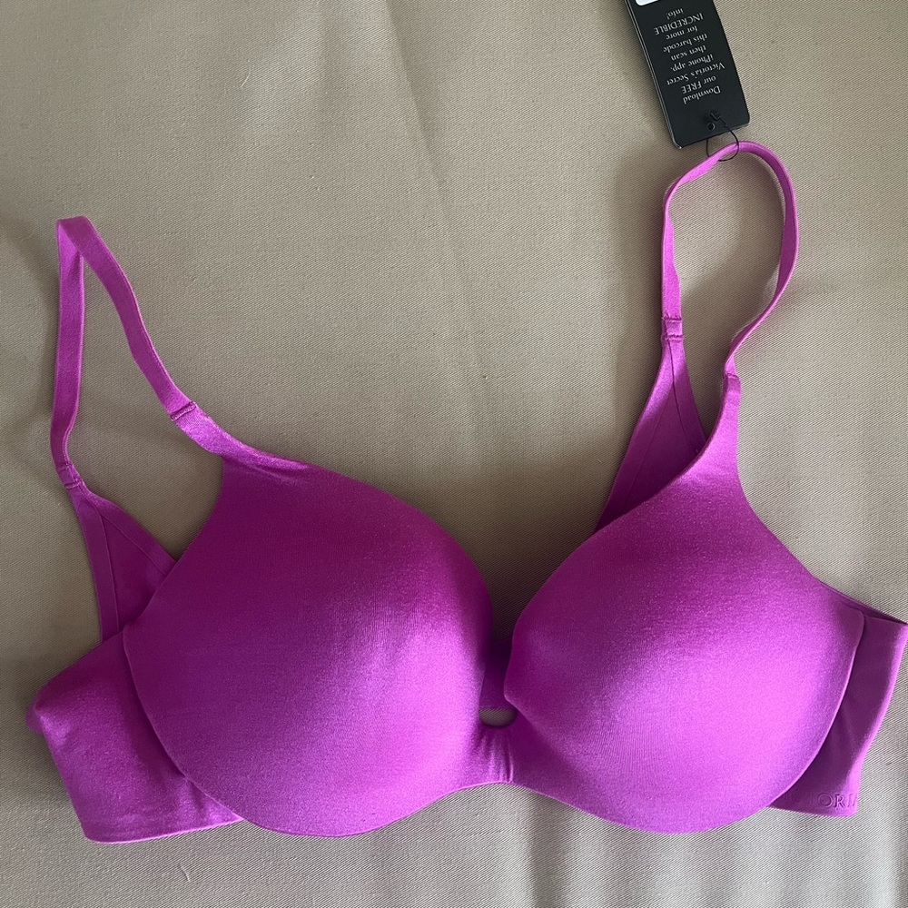 Victoria's Secret Pink ‘Incredible’ bra with Molded Cups